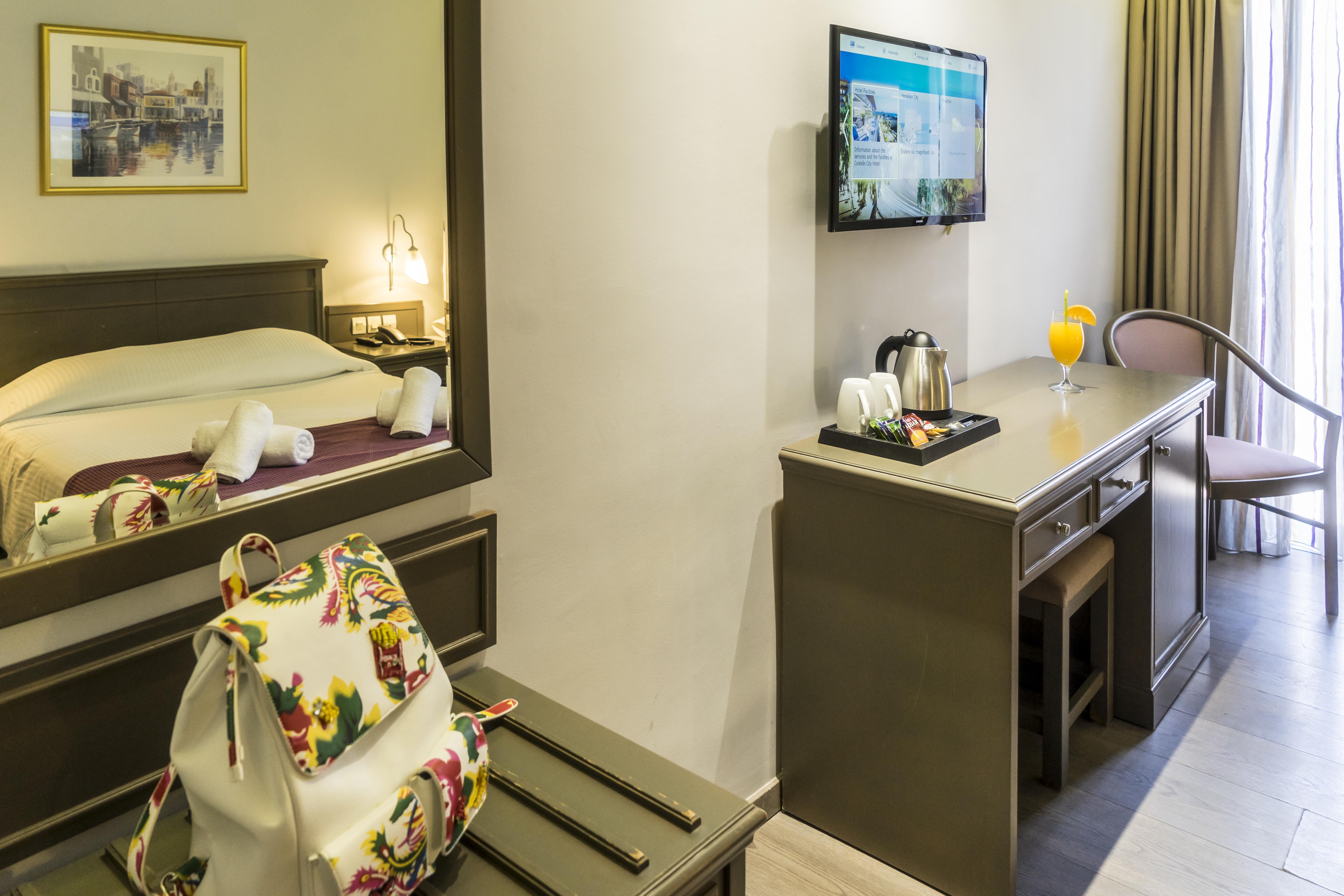 Castello City Hotel Ираклио Екстериор снимка